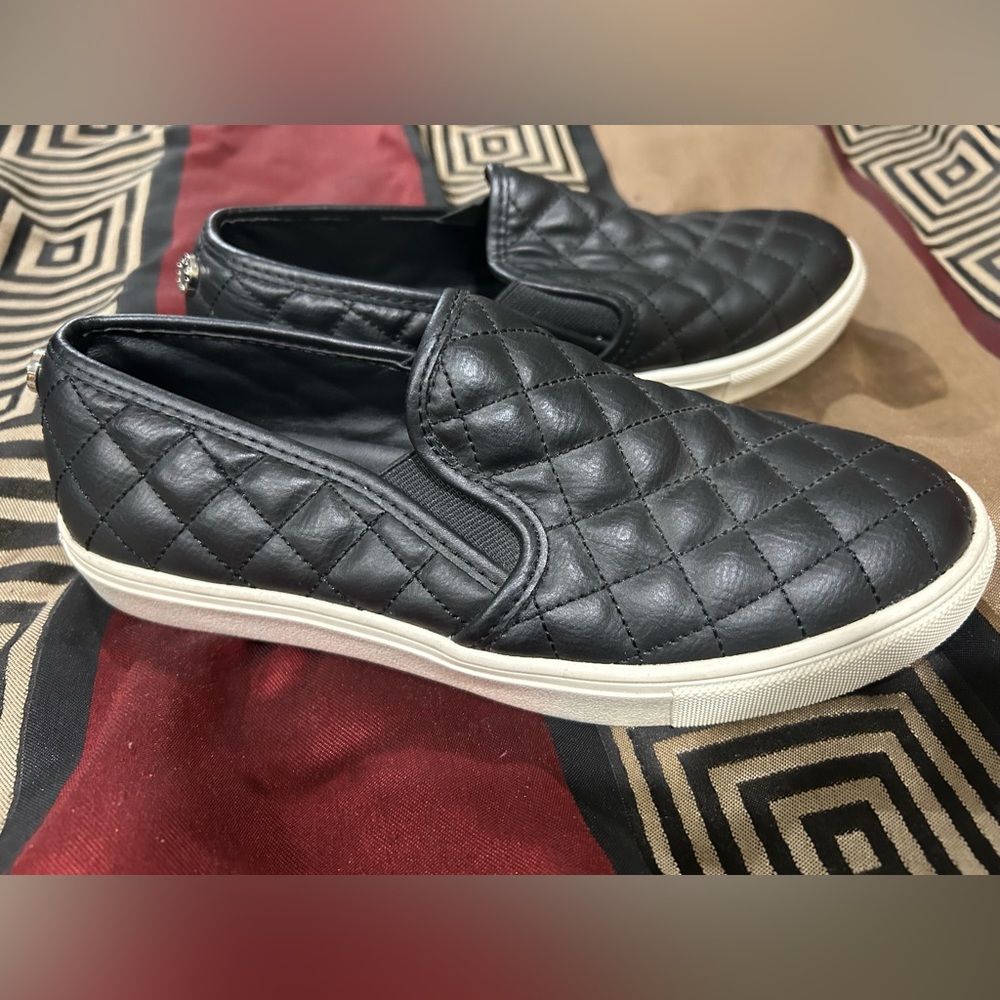 Steve Madden slip on shoes
